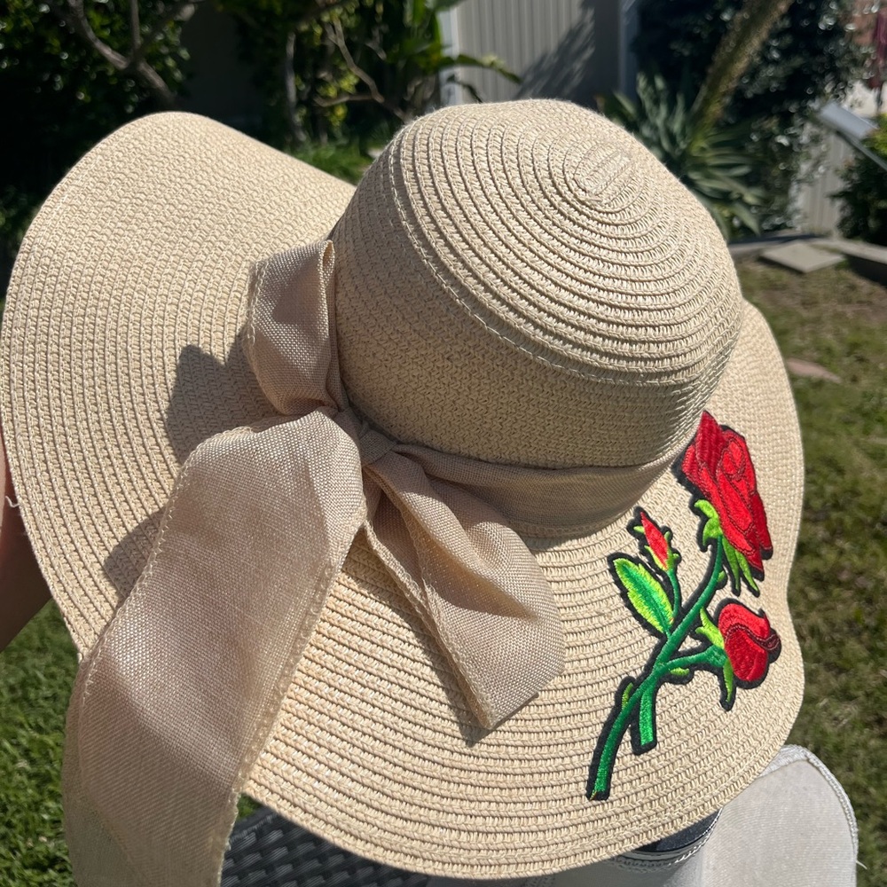 Elegant Cream Sun Hat with Red Rose Embroidery